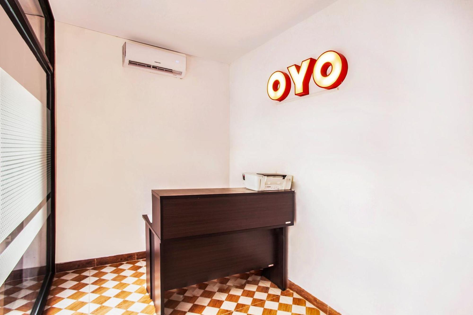 OYO 2720 Sutomo Inn Medan Exterior foto