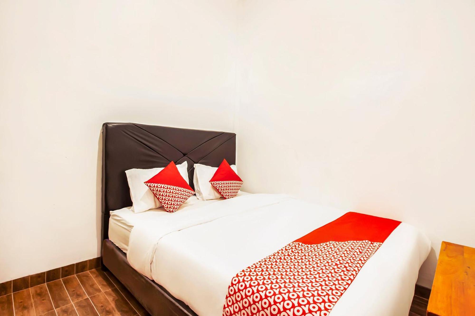 OYO 2720 Sutomo Inn Medan Exterior foto