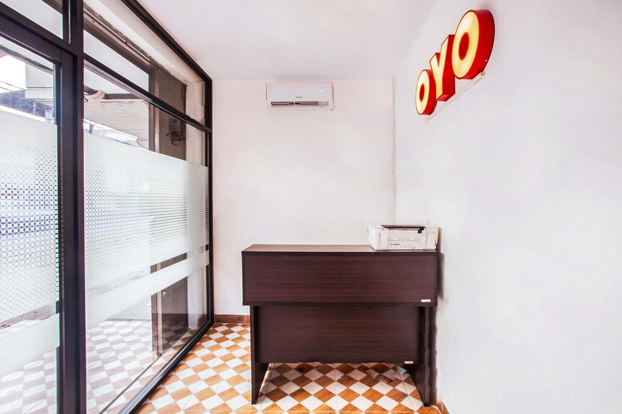 OYO 2720 Sutomo Inn Medan Exterior foto