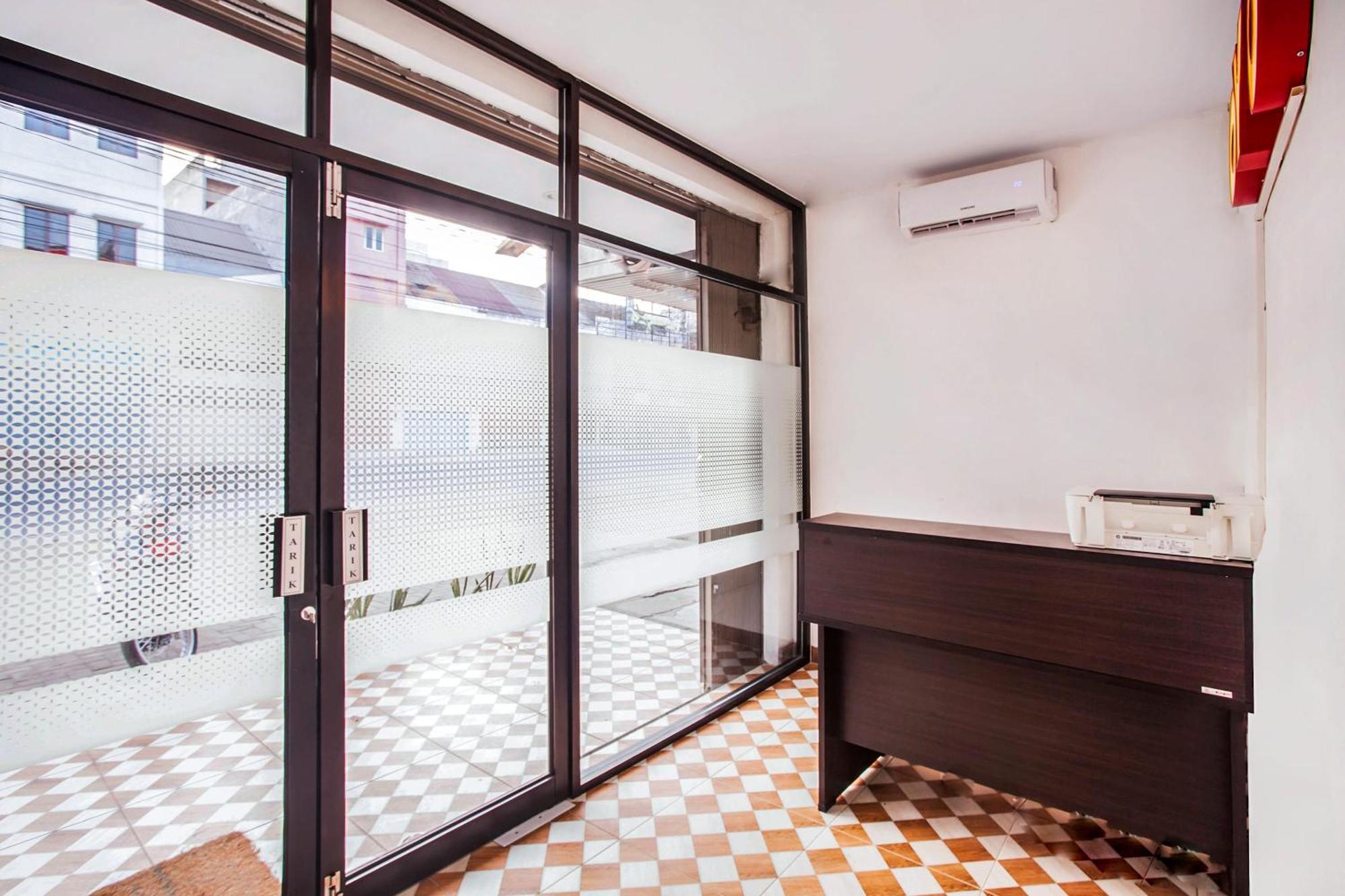 OYO 2720 Sutomo Inn Medan Exterior foto