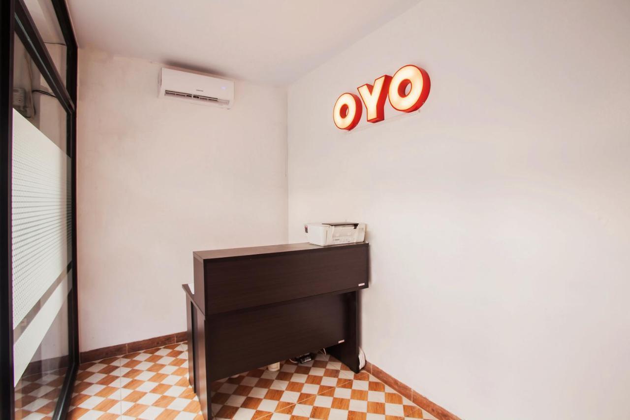 OYO 2720 Sutomo Inn Medan Exterior foto